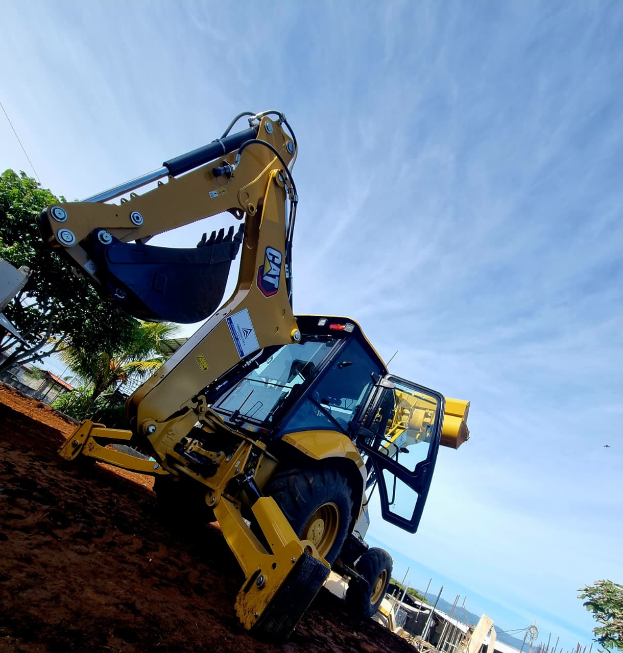 Backhoe vista lateral