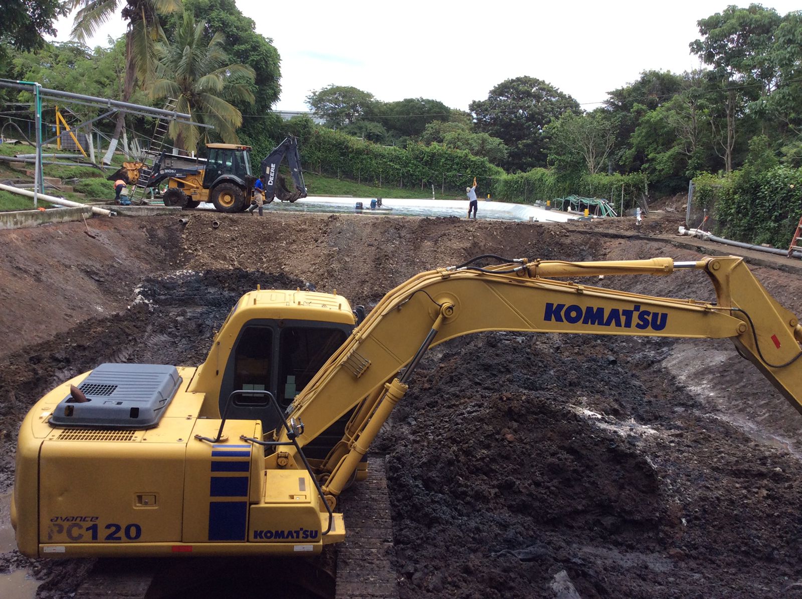 Proceso constructivo de laguna